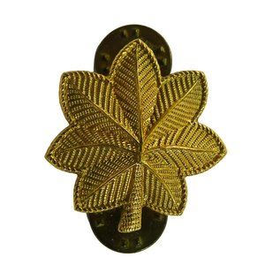 Vintage US MILITARY OFFICER 1" Gold Oak Leaf Pin HLP-GI Vietnam Era